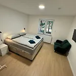 Big House I 15 Beds I 8 Sleeping I Parking * باد اوينهاوسن
