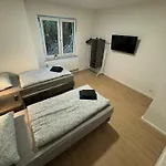 Big House I 15 Beds I 8 Sleeping I Parking شقة باد اوينهاوسن