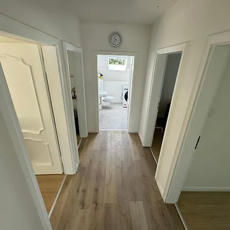 Big House I 15 Beds I 8 Sleeping I Parking *