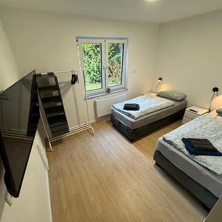 Big House I 15 Beds I 8 Sleeping I Parking 公寓