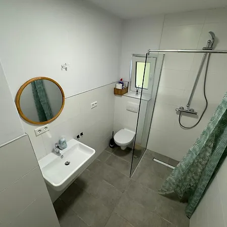 Big House I 15 Beds I 8 Sleeping I Parking Appartamento Bad Oeynhausen