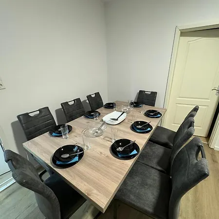 Apartment Big House I 15 Beds I 8 Sleeping I Parking Bad Oeynhausen