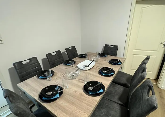 Lägenhet Big House I 15 Beds I 8 Sleeping I Parking Bad Oeynhausen